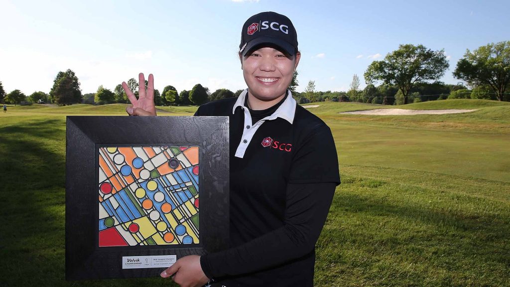 Jutanugarn wins again; Canada’s Henderson ties third