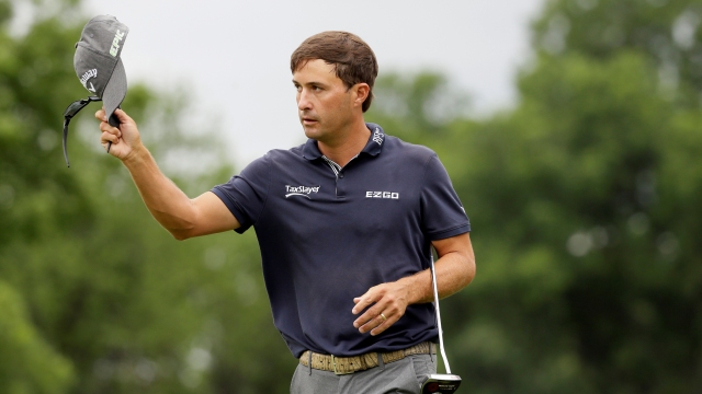 Kevin Kisner hangs on to win at Colonial with Jordan Spieth and Jon Rahm chasing