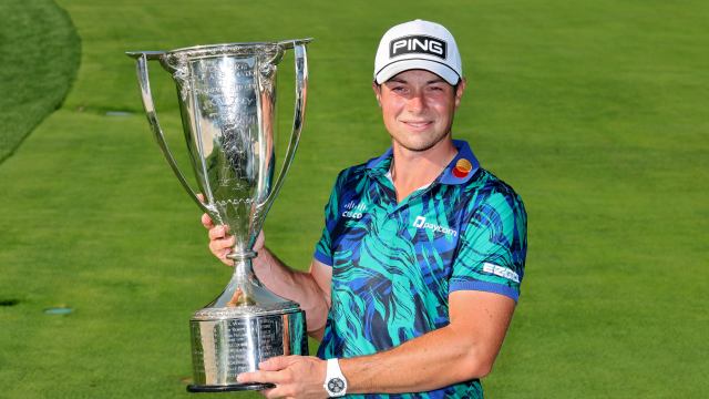Viktor Hovland shoots course record 61 to capture BMW Championship